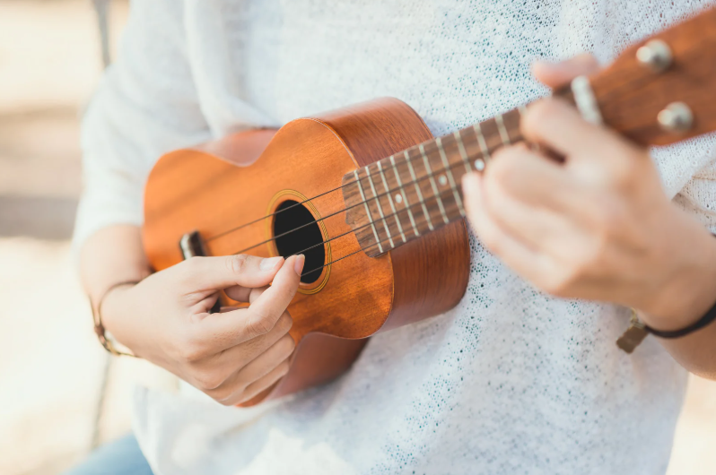 ウクレレ弾き語り 魅力とは